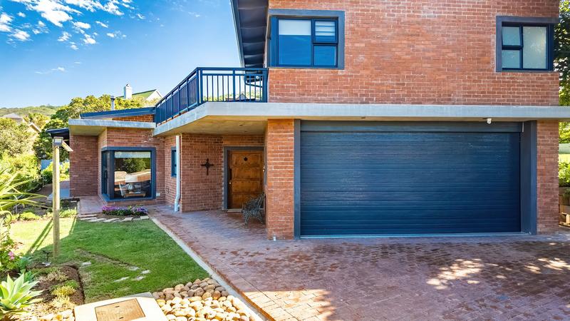 3 Bedroom Property for Sale in Outeniqua Strand Western Cape